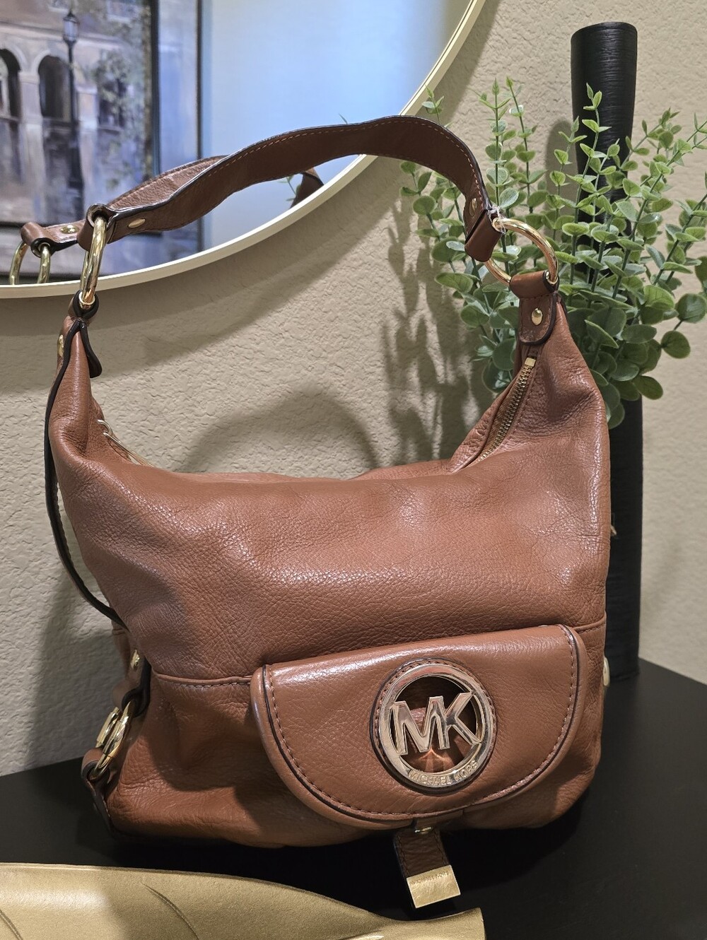Michael Kors Fulton Large Hobo Bag in brown pebbled leather